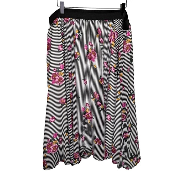 Torrid Midi Chiffon Floral Skater Skirt Torrid Size 2x - Picture 5 of 12